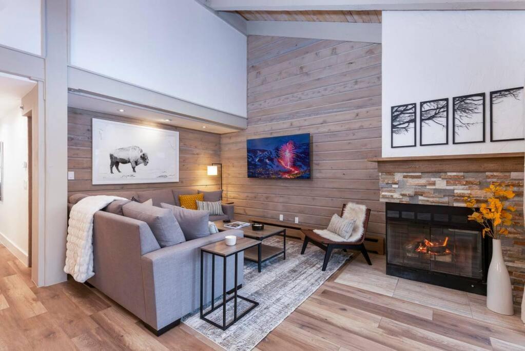 Updated 3 Bedroom 2 Ba With Pool & Hot Tub - Stunning Mountain Views! Snowmass Village Exterior photo