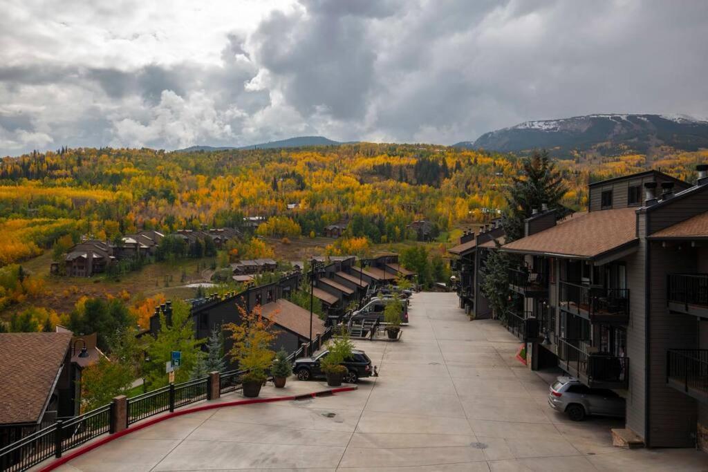 Updated 3 Bedroom 2 Ba With Pool & Hot Tub - Stunning Mountain Views! Snowmass Village Exterior photo